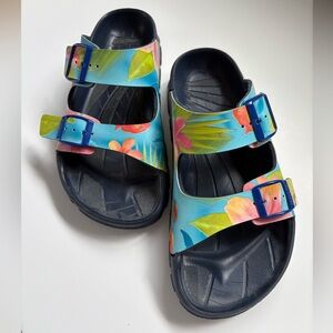 BIRKI’S Women’s Floral Blue Adjustable Strap Sandals Size 38 Like New